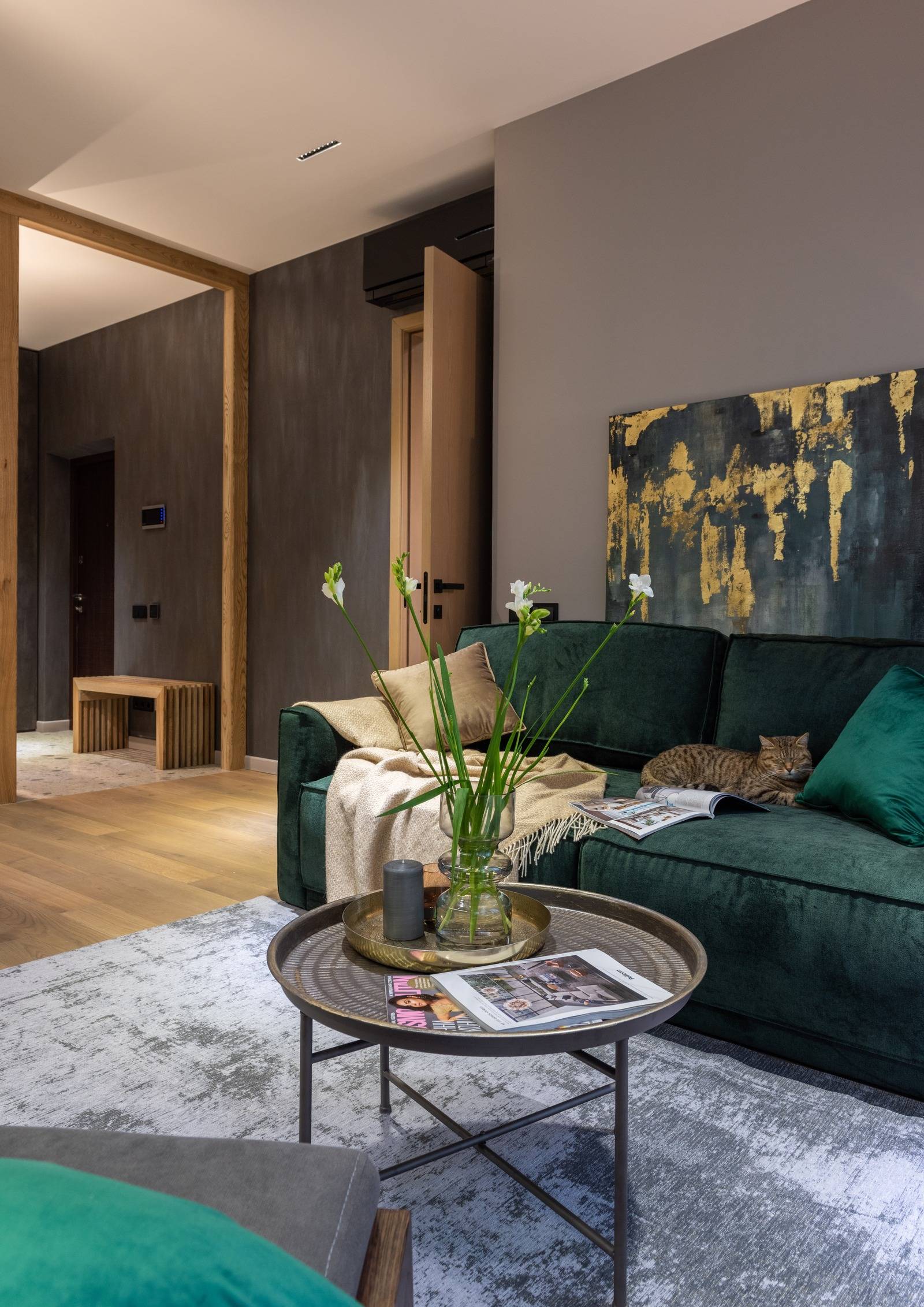 Movie Magic at Home: Stunning Home Cinema Design Ideas 17 cosy green and gold cinema room