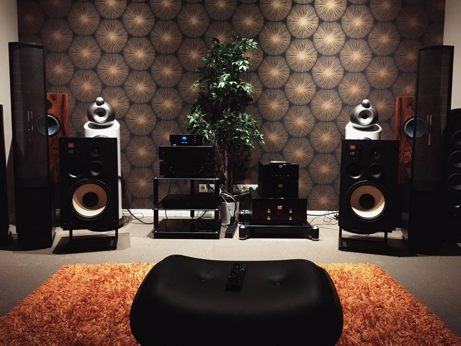 Movie Magic at Home: Stunning Home Cinema Design Ideas 9 speakers