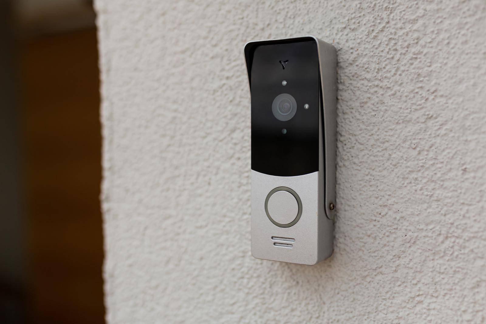 Why choose a wired home CCTV system? 2 video doorbell