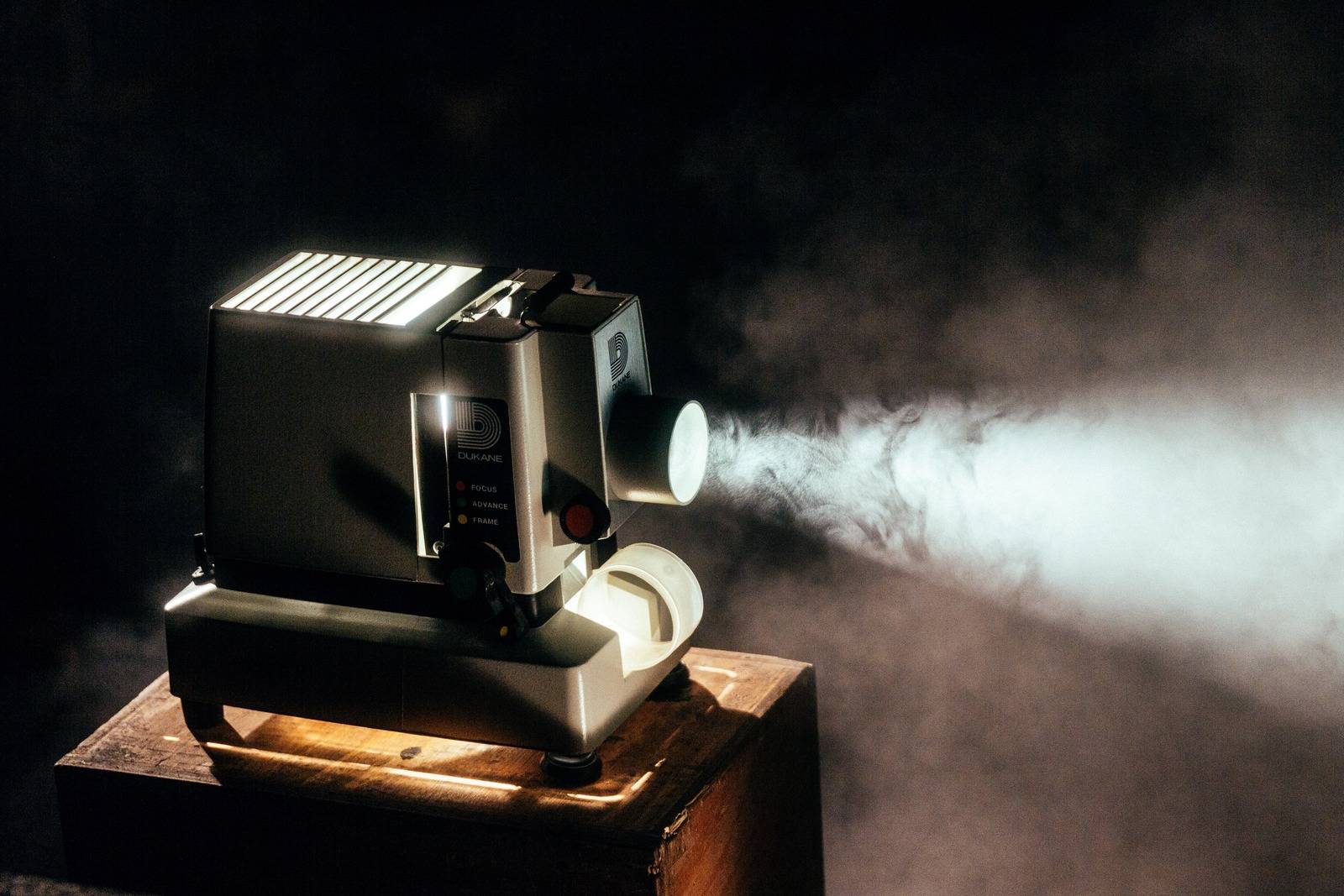 Movie Magic at Home: Stunning Home Cinema Design Ideas 2 vintage movie projector