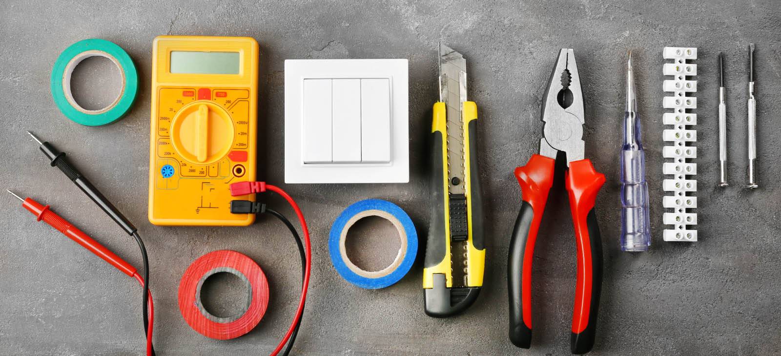 Approved Lighting Installers 26 Tools used by a lighting installer