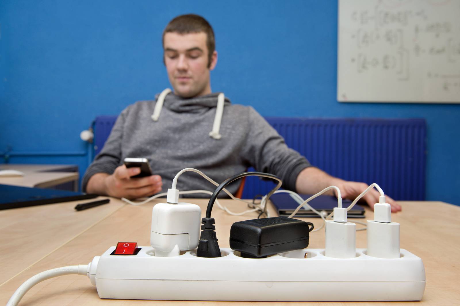Cutting Costs:10 Tips To Help Reduce Energy Bills 69 smart power strip
