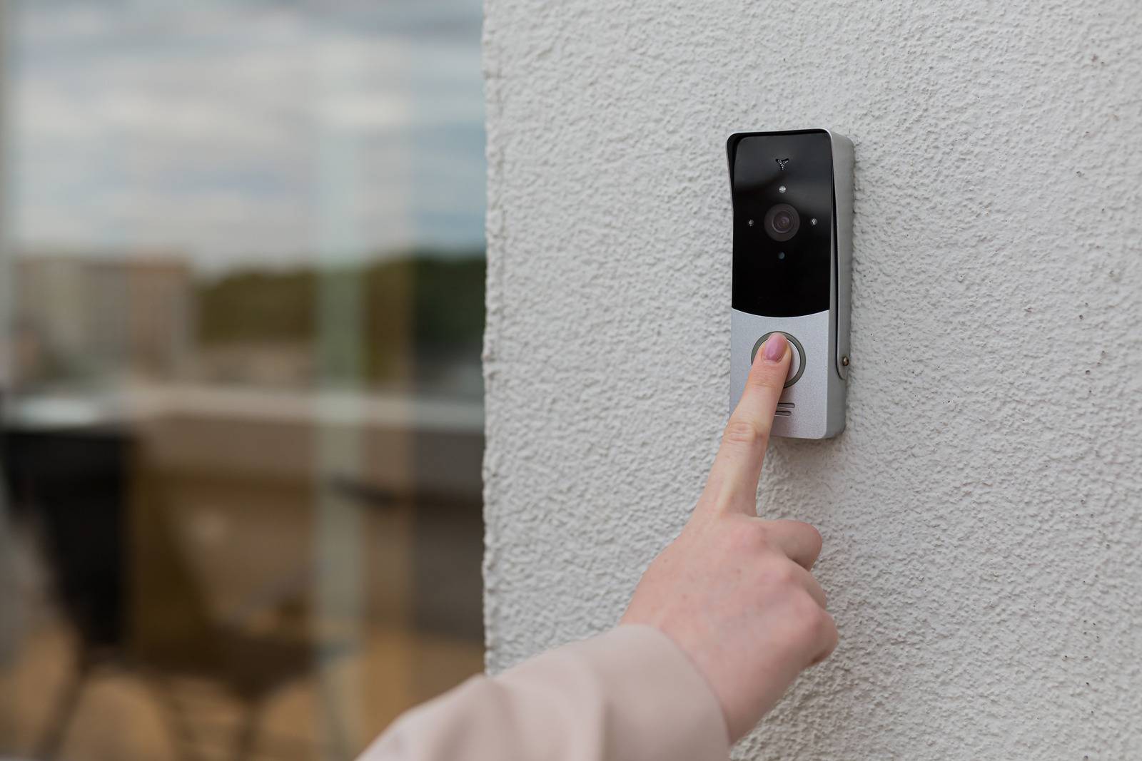 The Ultimate Home Automation Guide: Turning Your House into a Smart Home 8 video doorbell