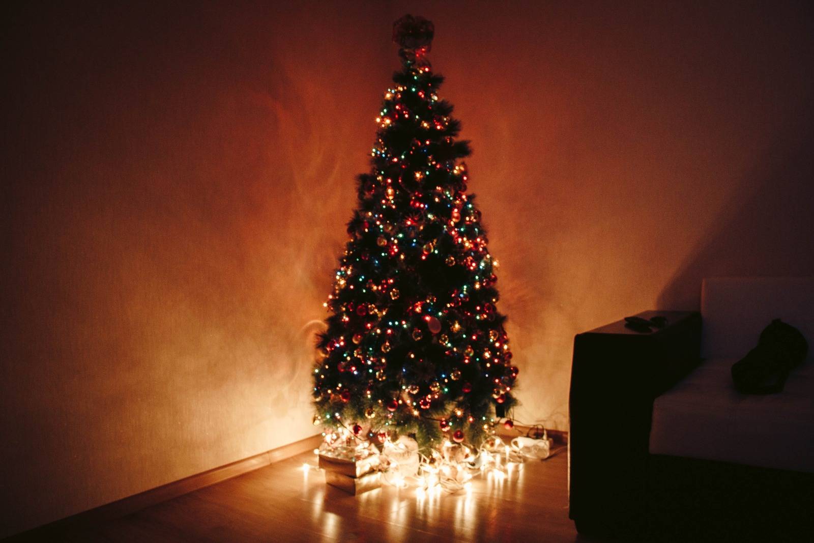 Untangling the Expenses: How Much Do Christmas Lights Cost to Run? 65 christmas tree lights