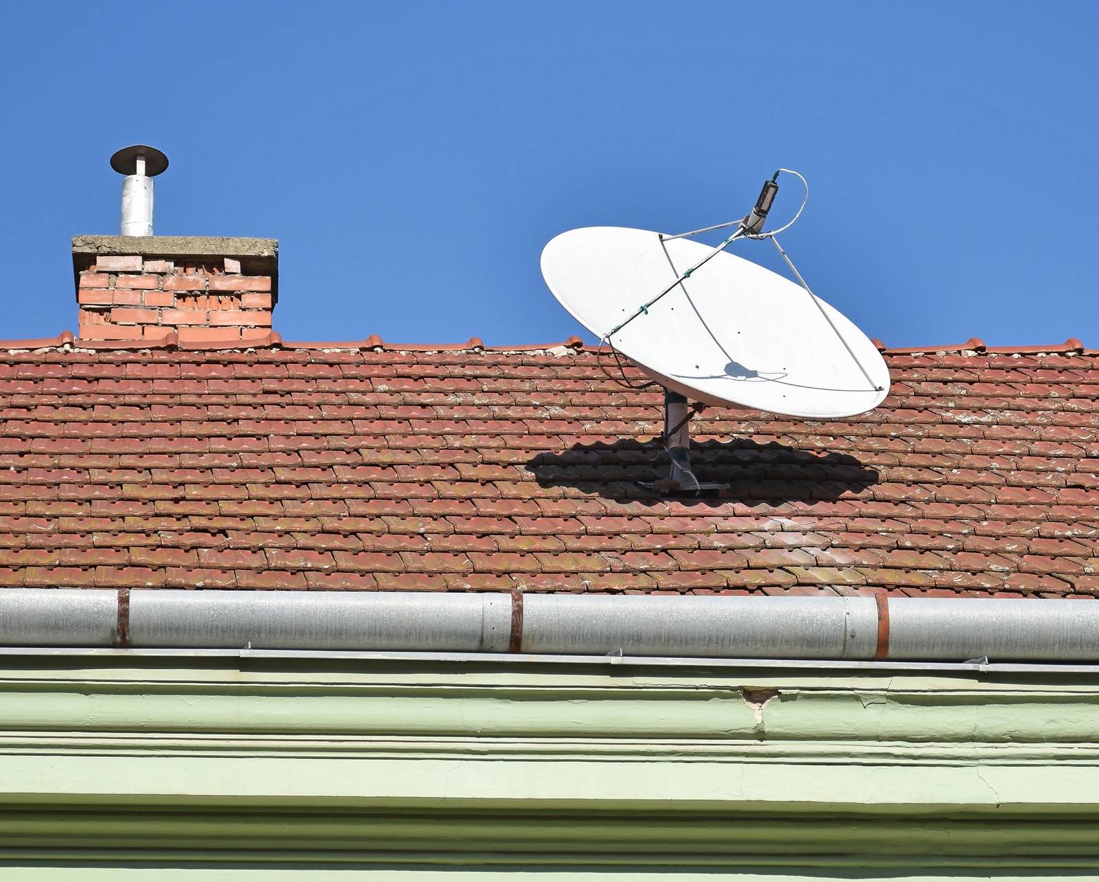 Edinburgh 48 Your Complete Guide: How to get Free TV with a Satellite Dish